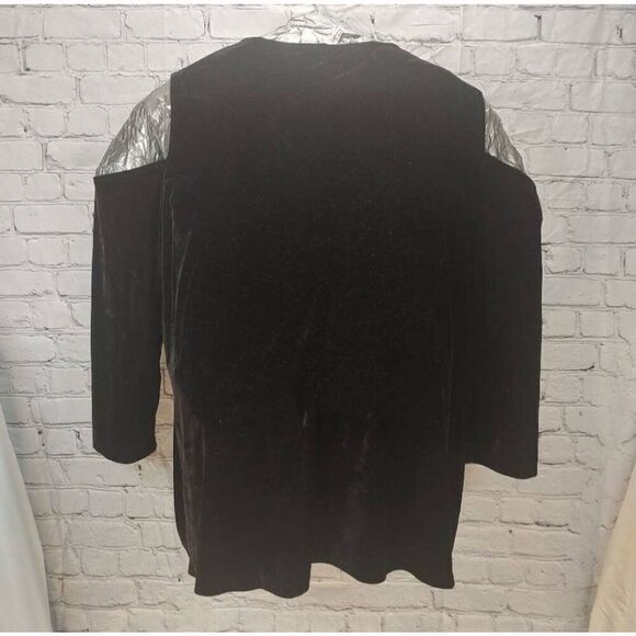NY Collection Women's PLUS Size 3X Black Velour Cold Shoulder Blouse. - Picture 5 of 5